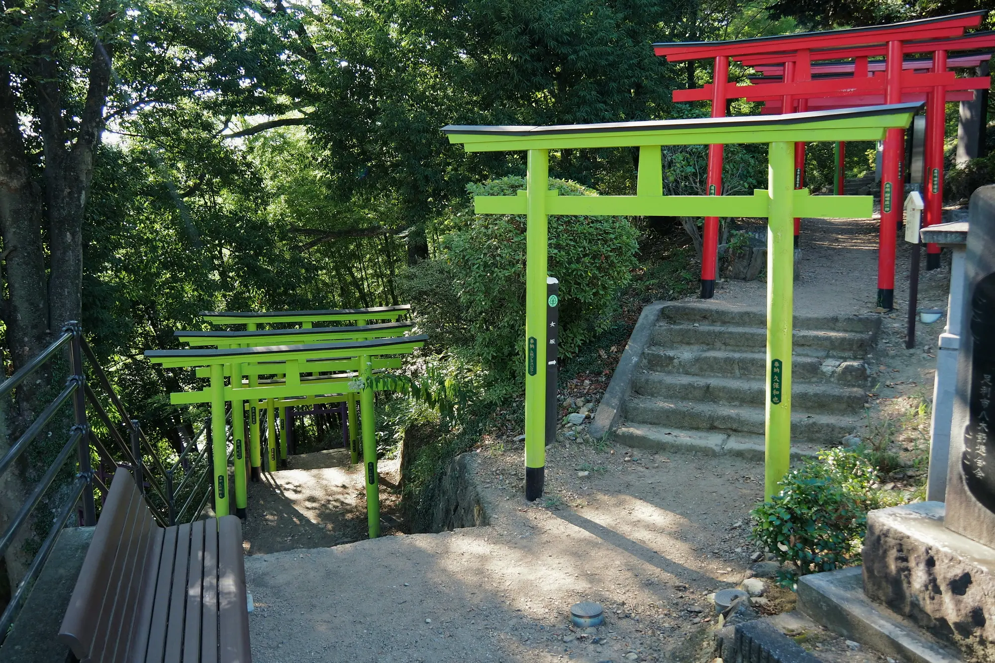栃木のパワースポット：第7位　足利織姫神社　7色の鳥居
