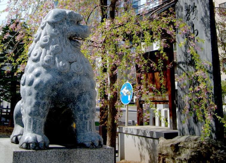 北海道　縁結びパワースポット：第2位　北海道神宮頓宮　狛犬