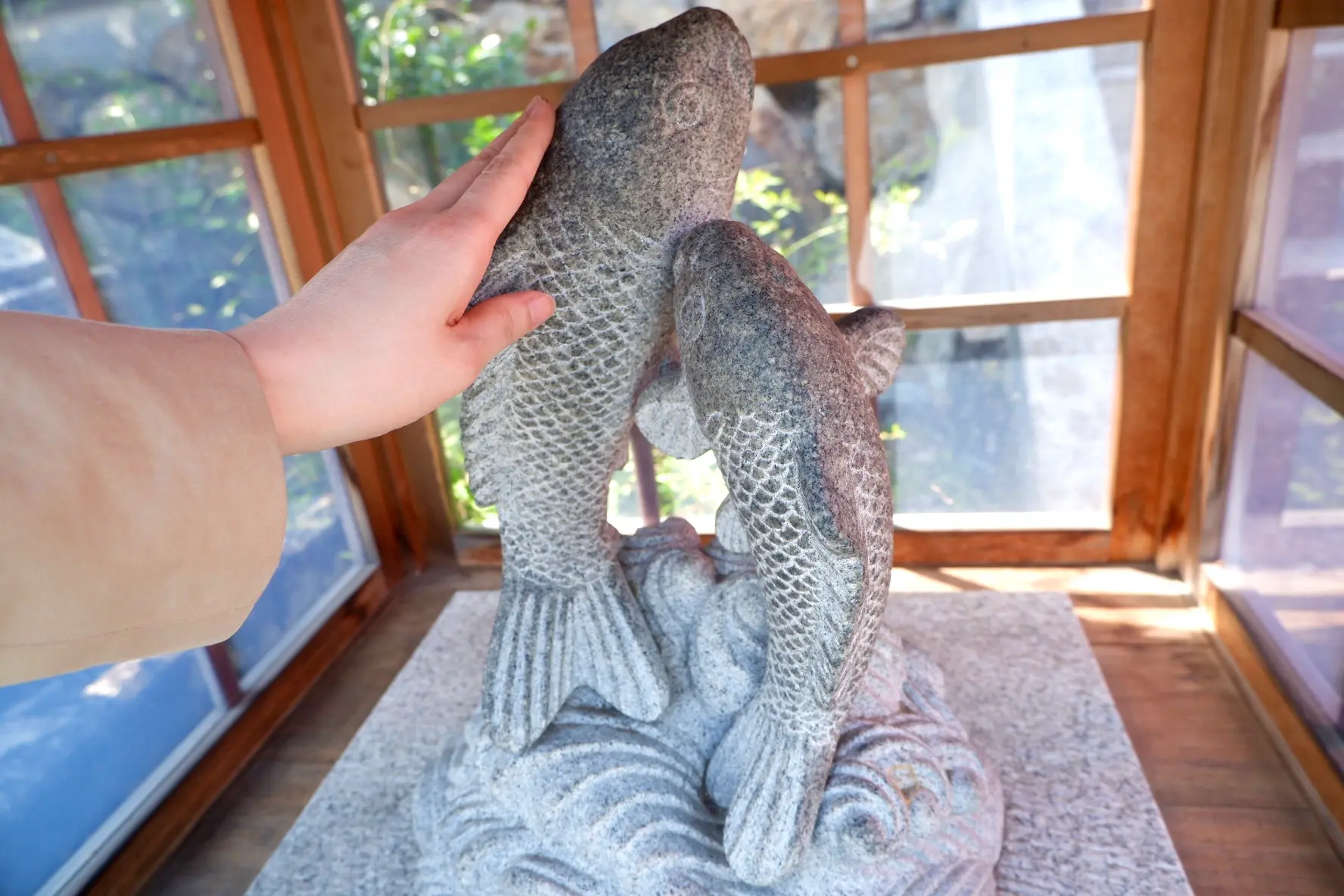 京都　出世・仕事運　パワースポット：第5位　松尾大社　幸運の双鯉　