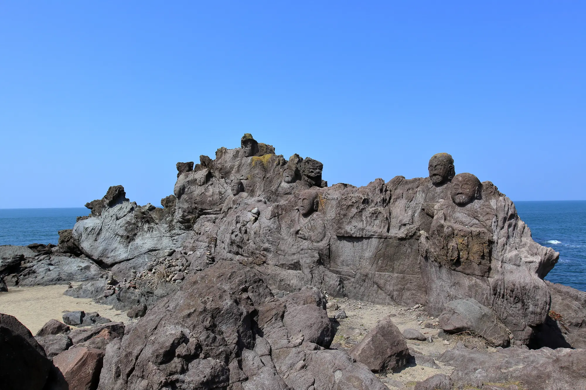 山形　パワースポット：第6位　十六羅漢岩 