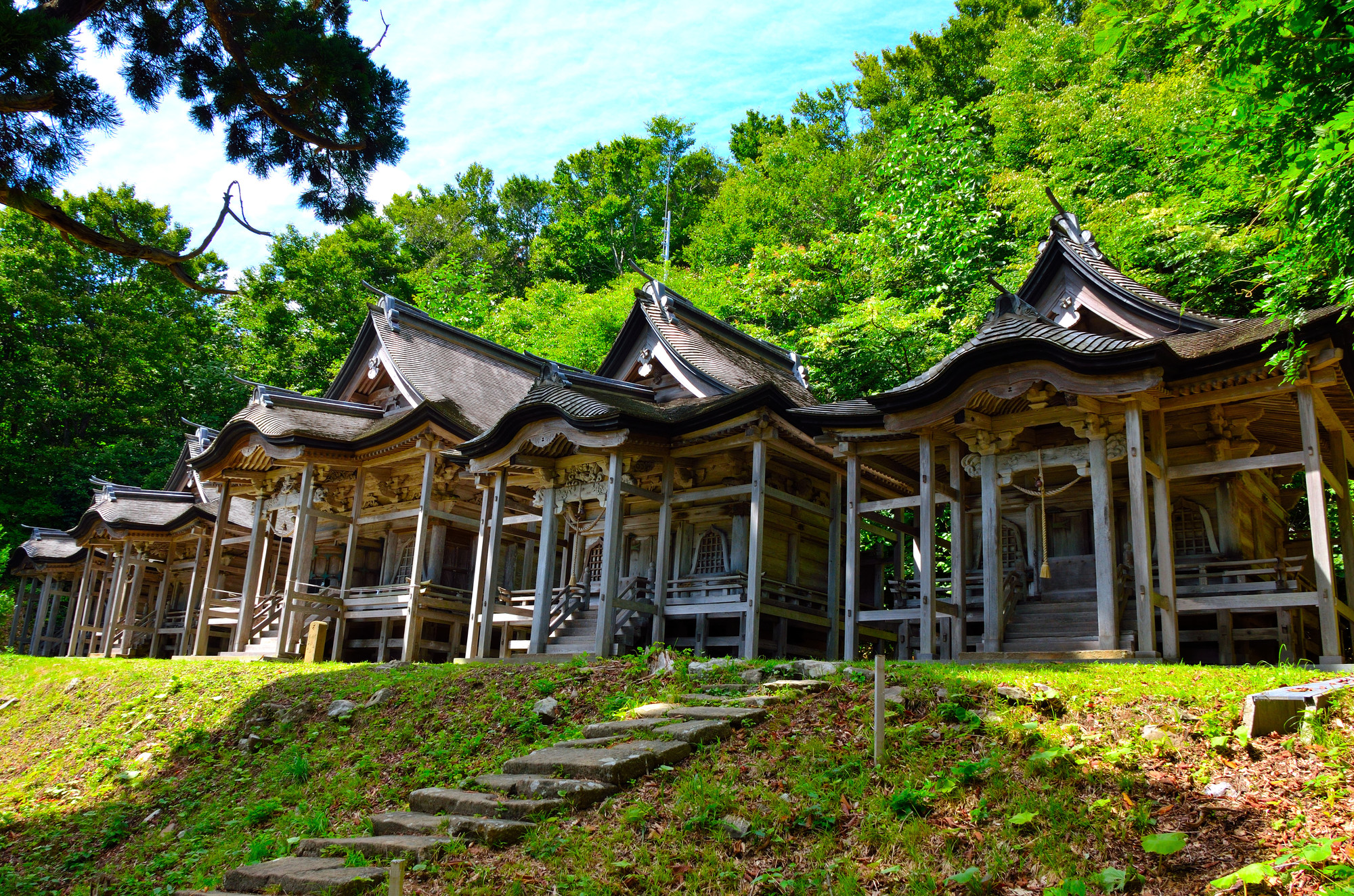 秋田　パワースポット　第8位　赤神神社五社堂