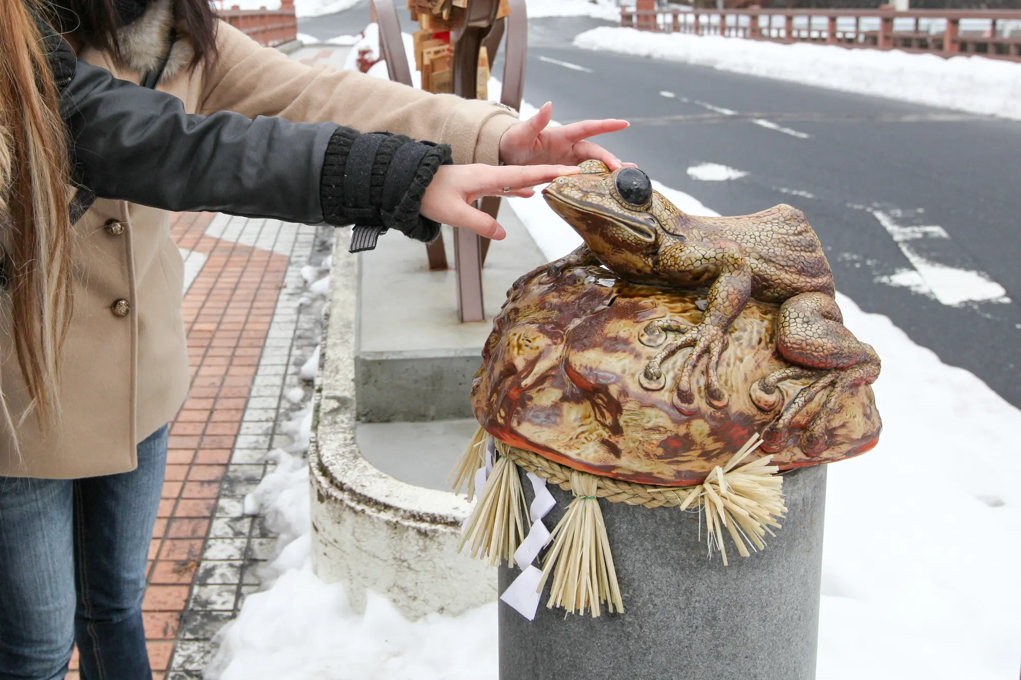 鳥取　縁結びパワースポット：第4位　恋谷橋　縁結びかじか蛙