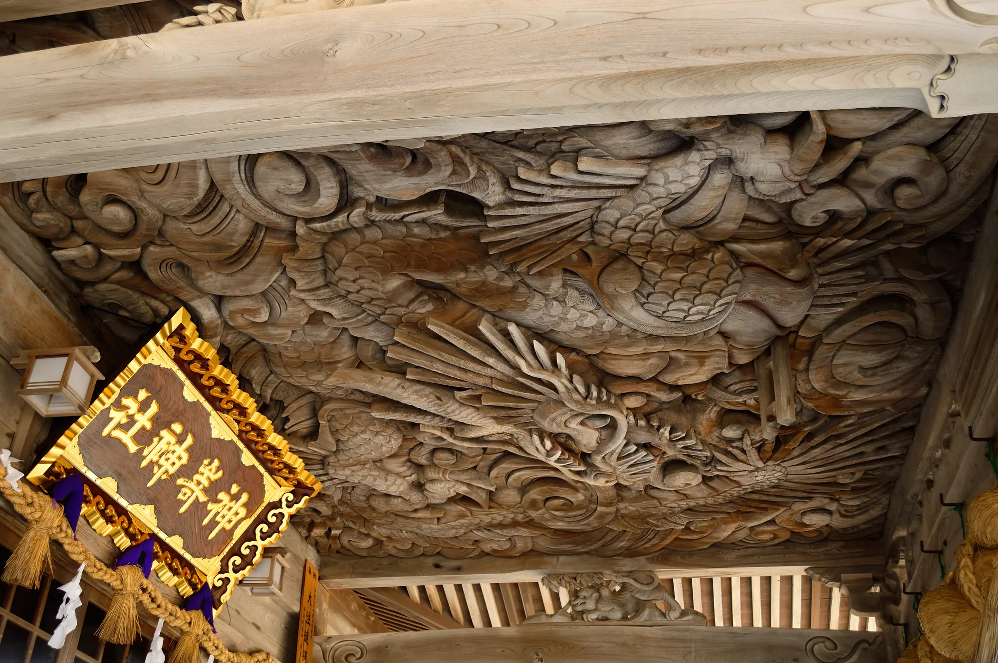 鳥取　縁結びパワースポット：第5位　神崎神社　彫刻の龍