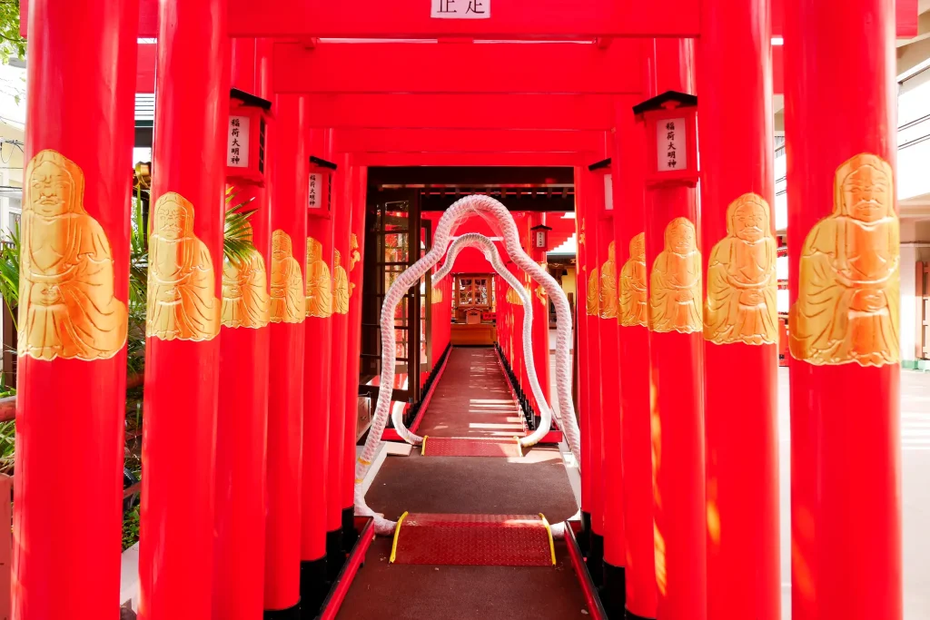 沖縄 金運 パワースポット:第6位 達磨寺(西来院) 鳥居