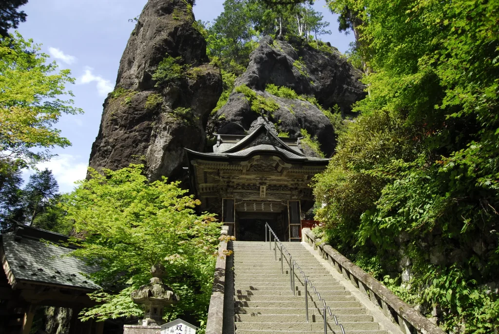 関東 パワースポット:第5位 榛名神社 双龍門と鉾岩