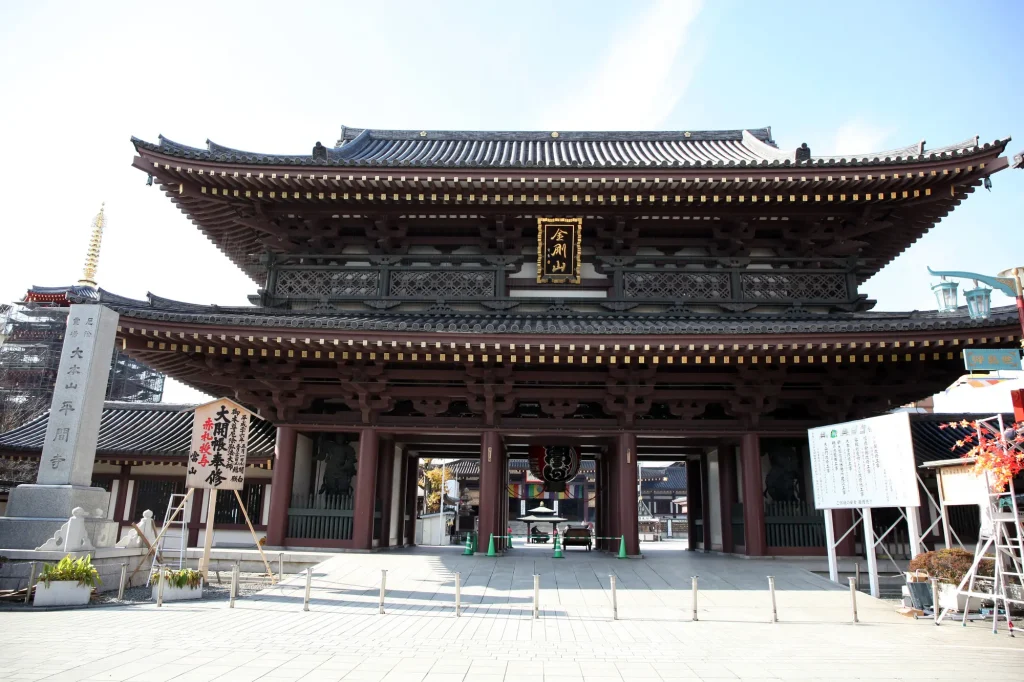 関東 厄除け・厄払い パワースポット:第1位 川崎大師 平間寺 山門
